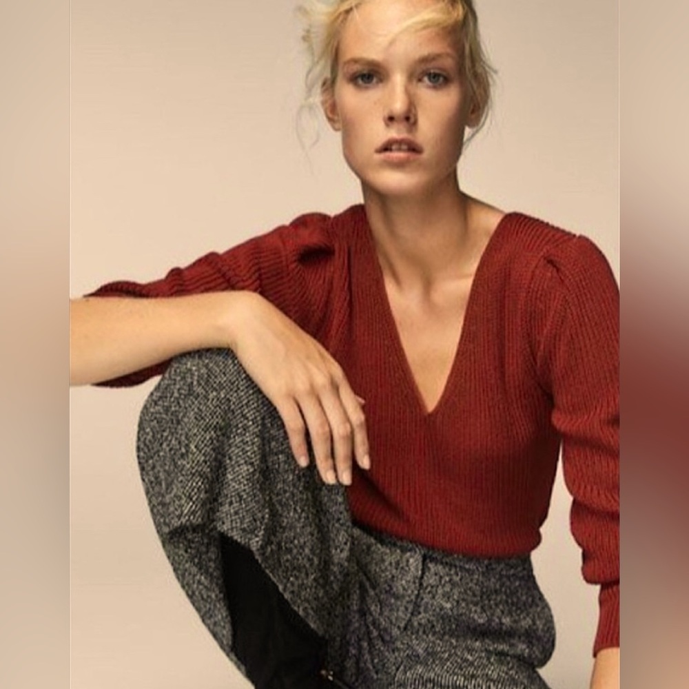 Massimo Dutti V-Neck Puff Sleeve Ribbed Knit Sweater in Holiday Red size Medium